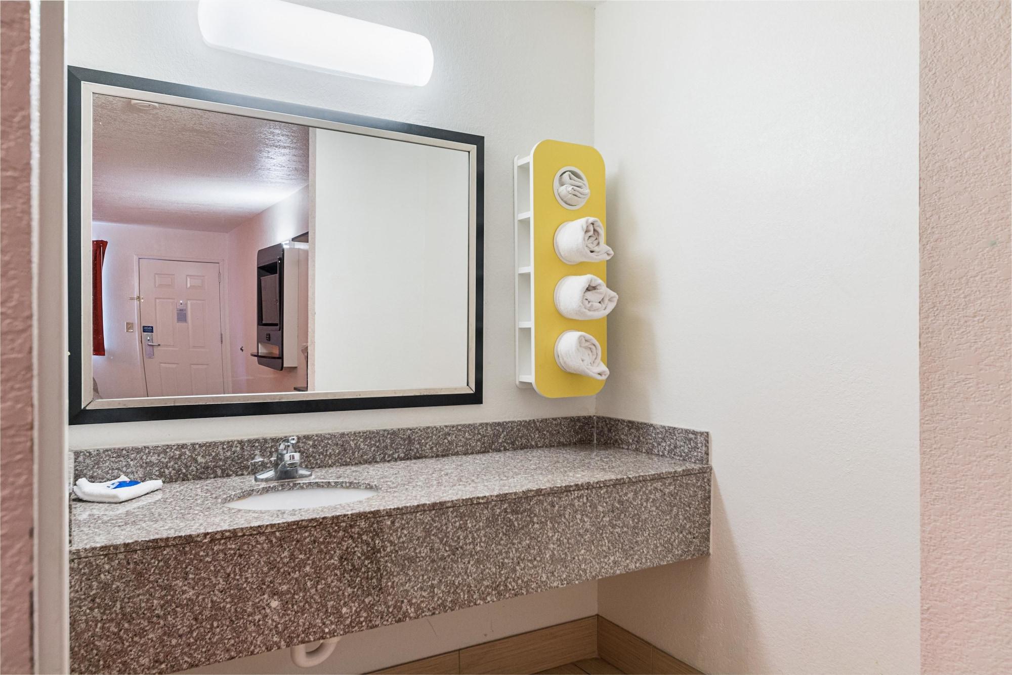 Motel 6-San Antonio, Tx - Fiesta Trails Exterior photo