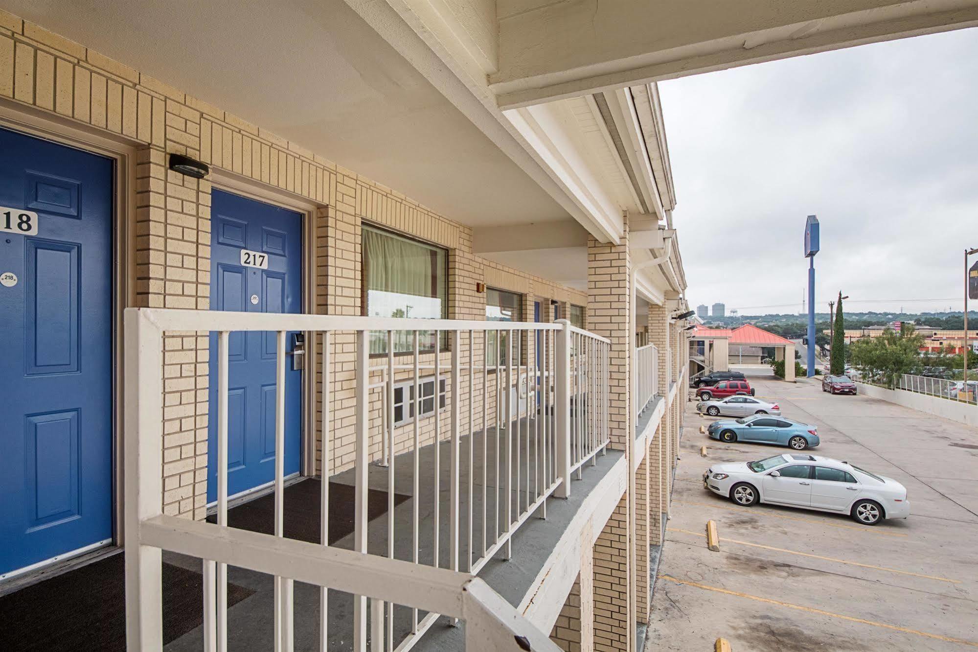 Motel 6-San Antonio, Tx - Fiesta Trails Exterior photo