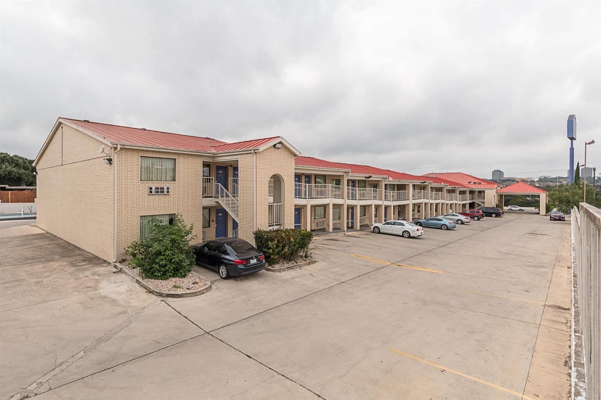 Motel 6-San Antonio, Tx - Fiesta Trails Exterior photo